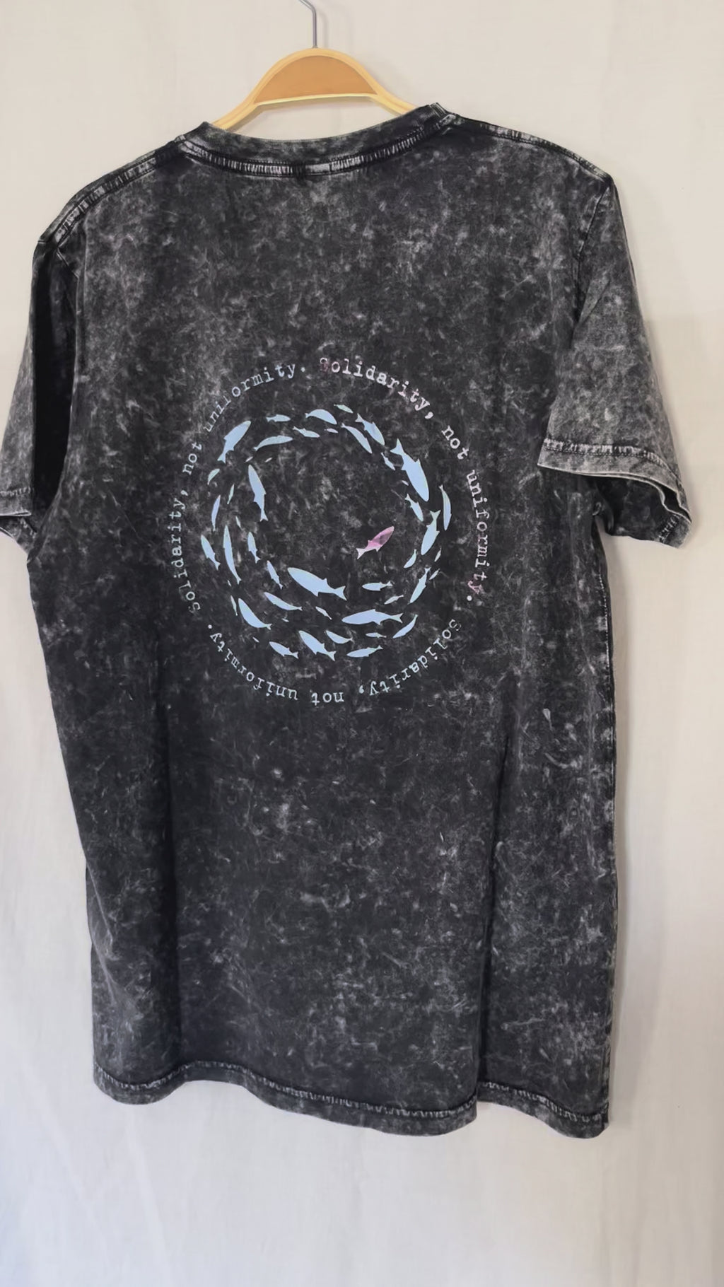 T-shirt Fischschwarm
